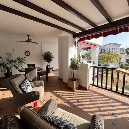 San Antonio Two Bedroom With Swimming Pool *